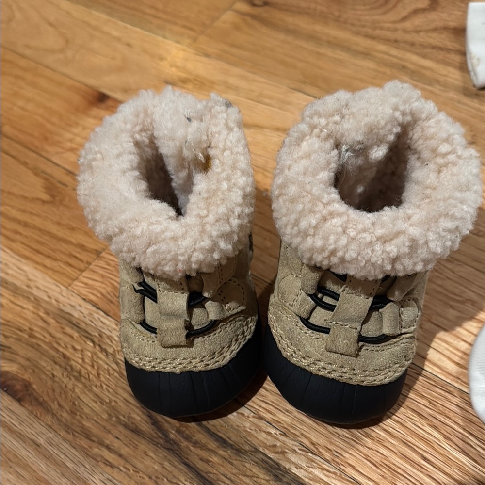 Sorel Tan and Black Baby Walker Boots Cozy Design